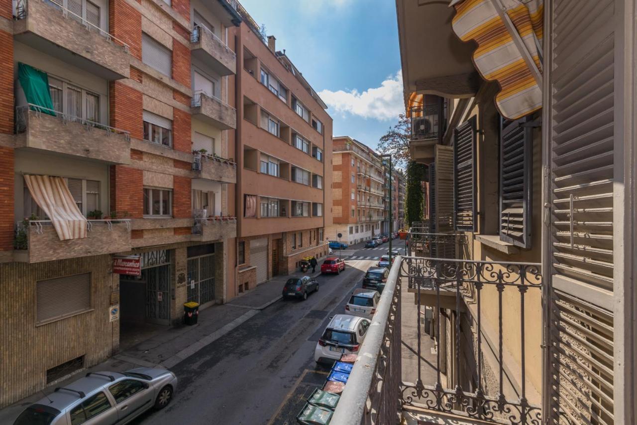 Appartamento In Piazza Adriano In Zona Cenisia Turin Exteriör bild